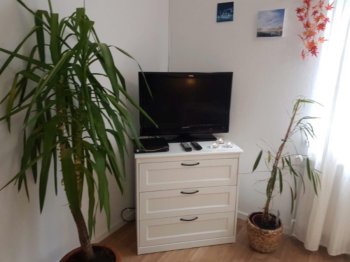 Kuenstler Ferienwohnung 3 Zimmer Kueche Bad Zentrale Lage Wulsbuttel Экстерьер фото